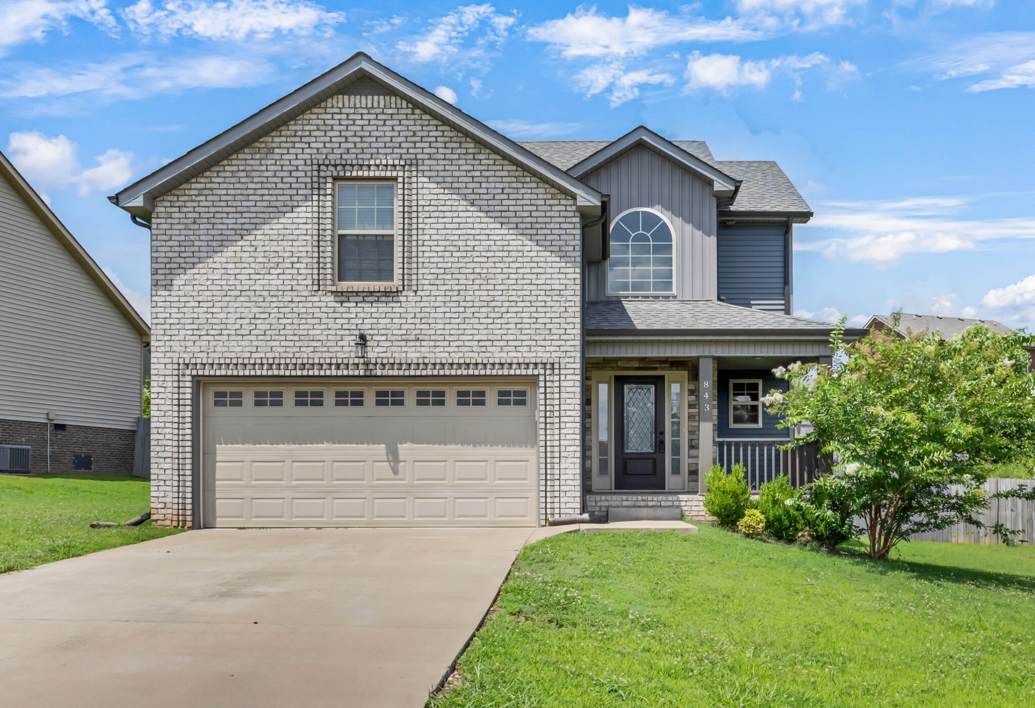 Property Photo: 843 Crestone Ln TN 37042