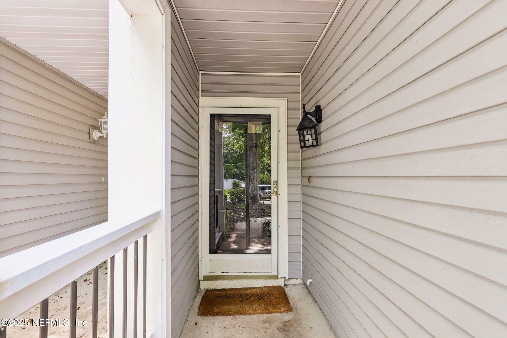 Property Photo: 8586 Sturbridge Circle W FL 32244