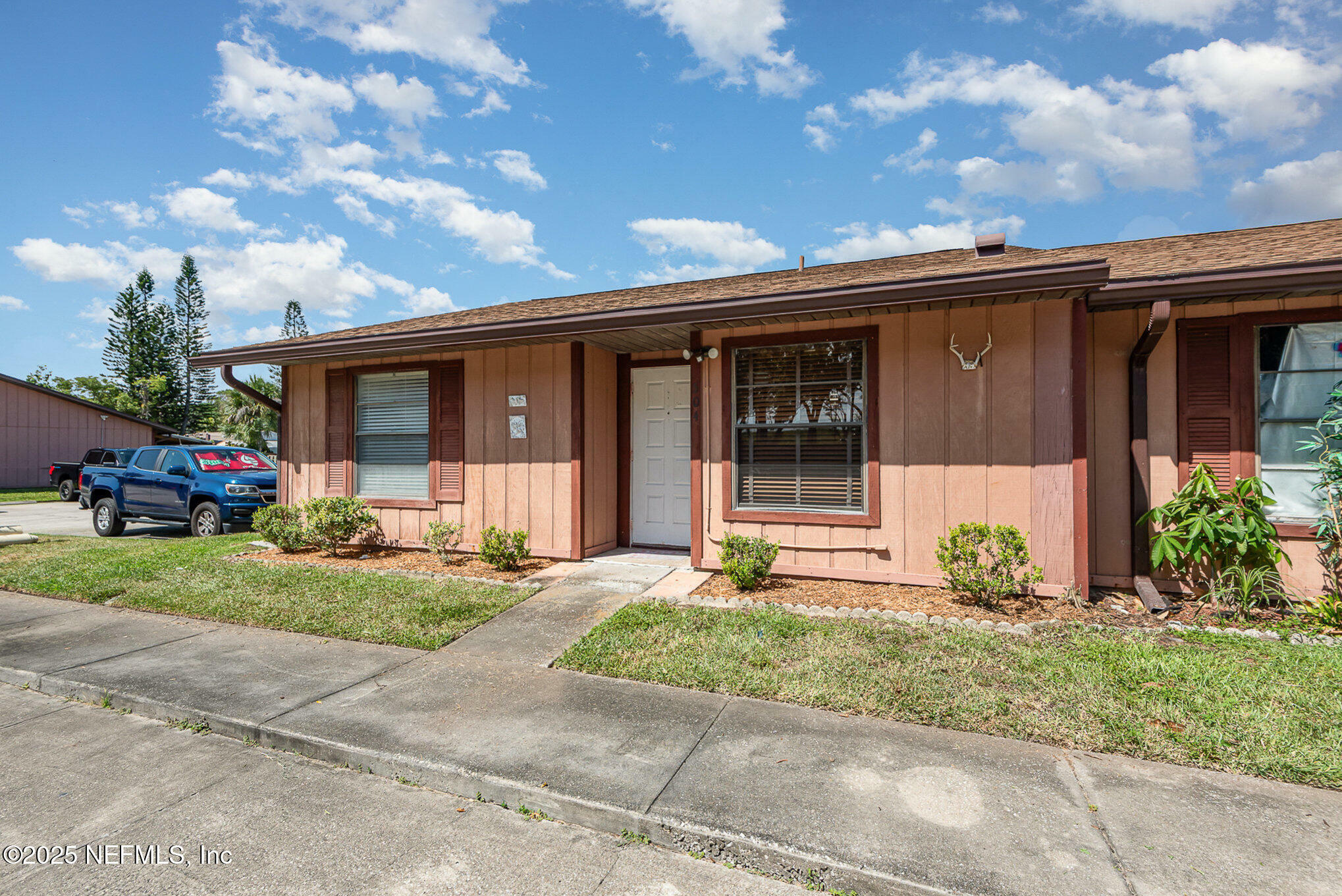 Property Photo: 89 Fremont Avenue 504 FL 32114
