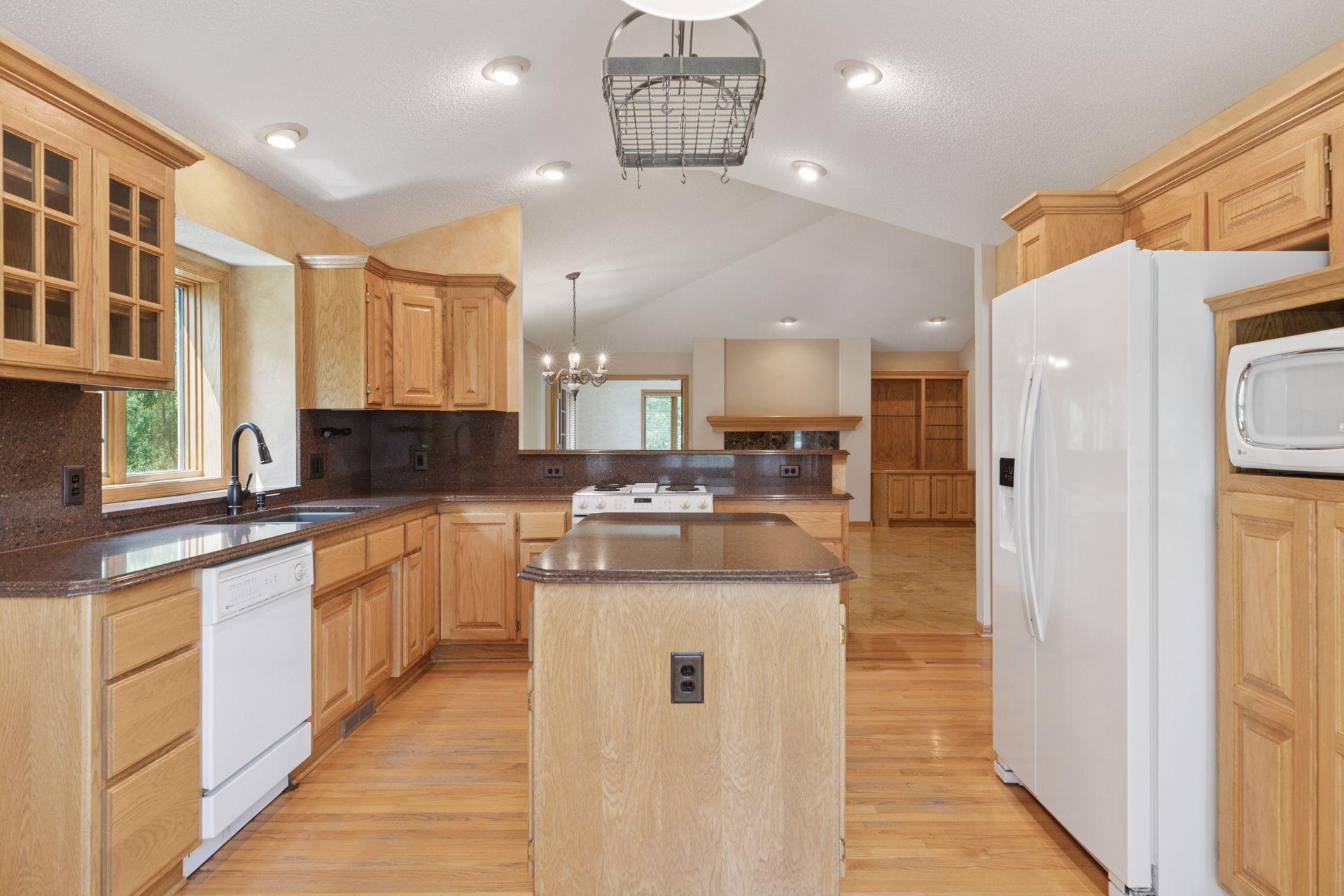 Property Photo:  2584 Parkview Court  MN 55110 