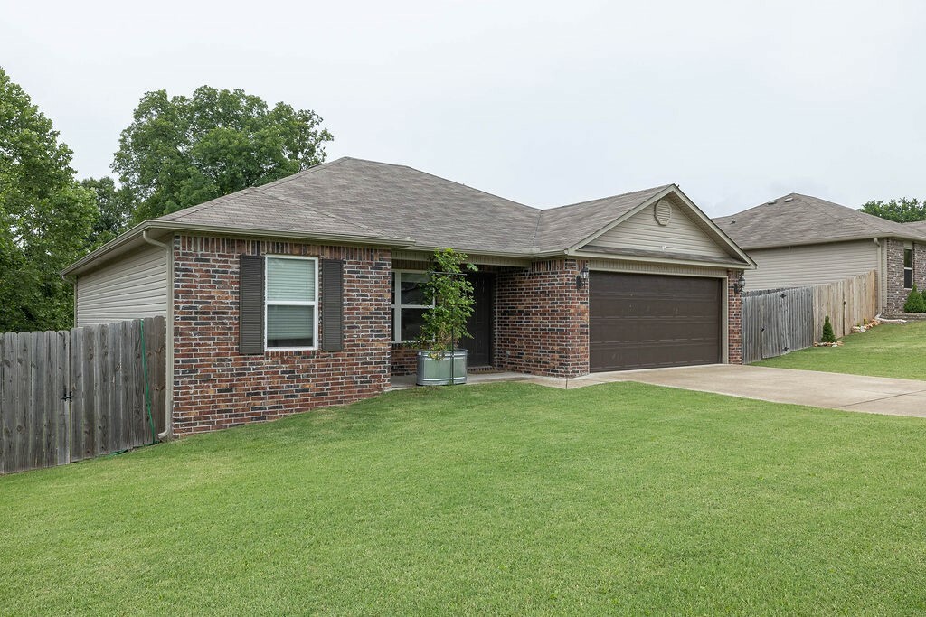 Property Photo: 15136 Mills Cove AR 72732