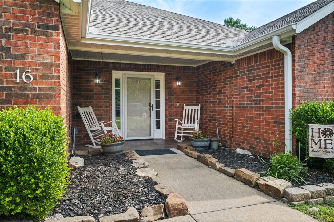 Property Photo:  16 Olmsted Lane  AR 72715 