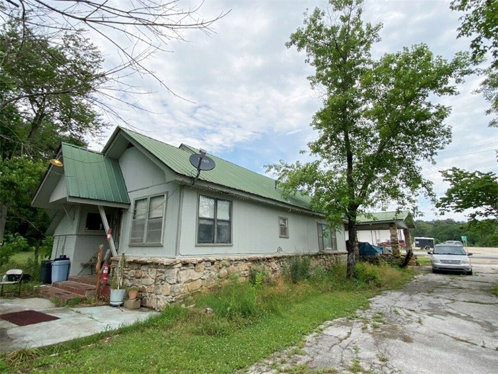 Property Photo: 325 N Hwy 65 AR 72675