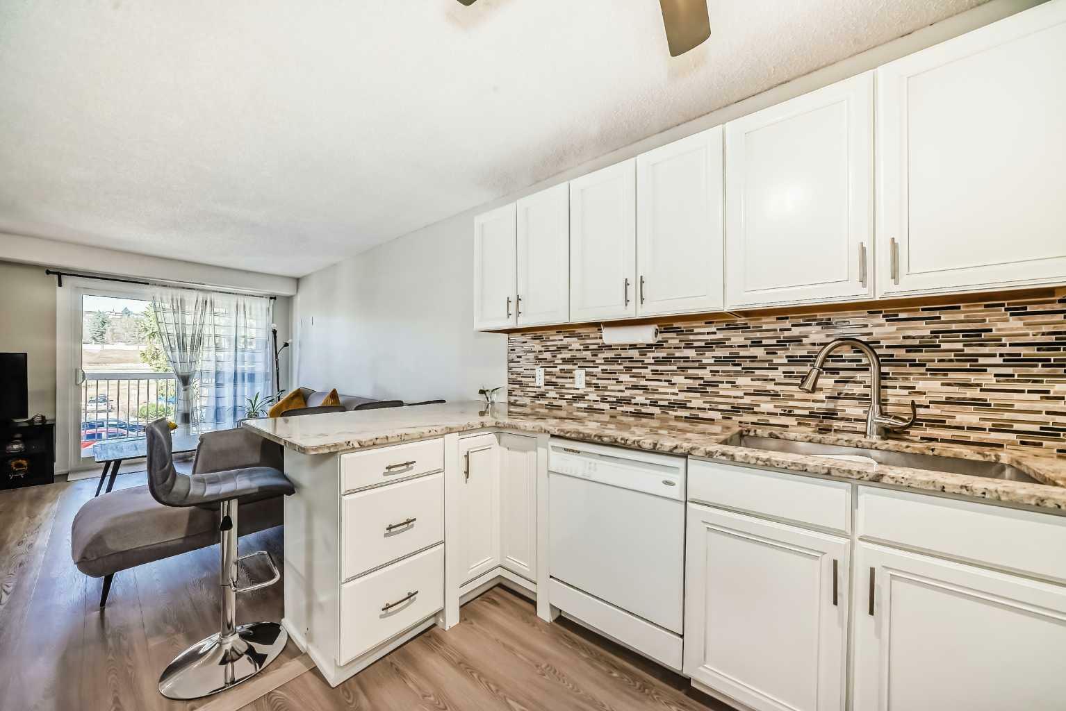 3015 51 Street SW 122  Calgary AB T3E 6N5 photo