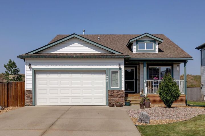 600 Bankview Drive  Drumheller AB T0J 0Y6 photo