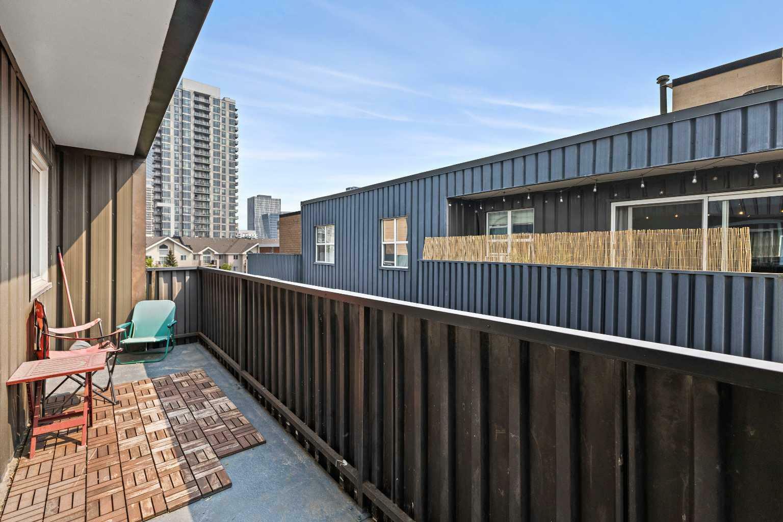 Property Photo: 128 15 Avenue SW 604 AB T2R 0P5