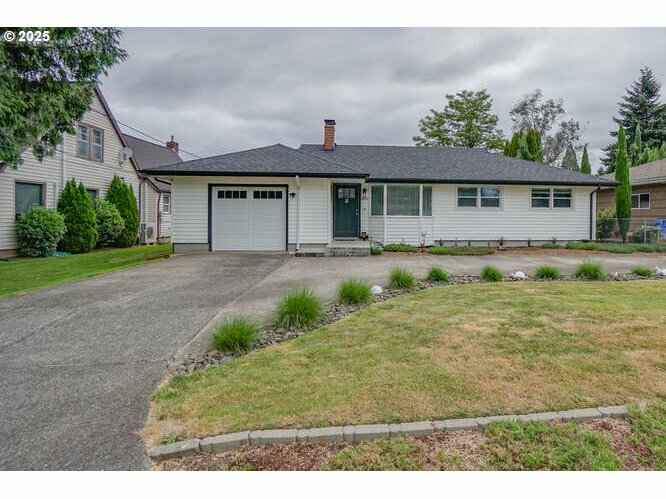 Property Photo: 2919 SE 3rd Ave WA 98607