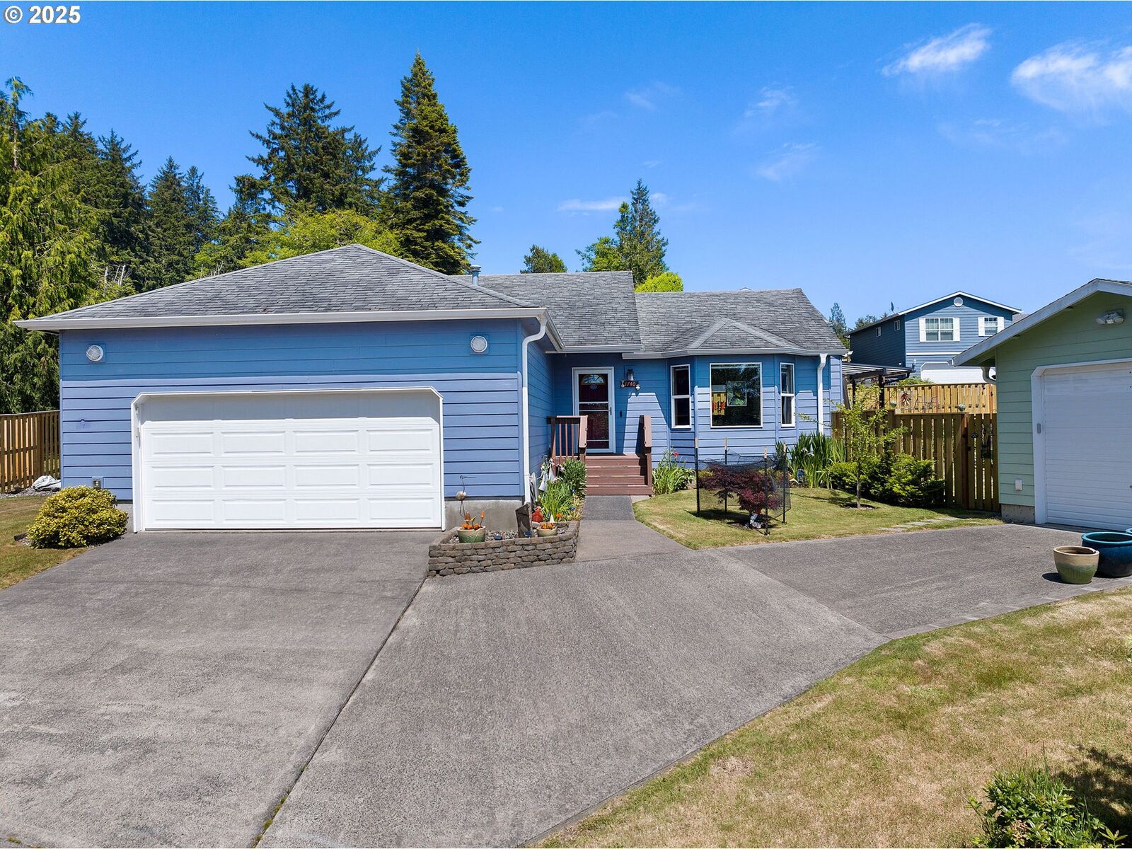 Property Photo:  1740 Dawson Ct  OR 97103 