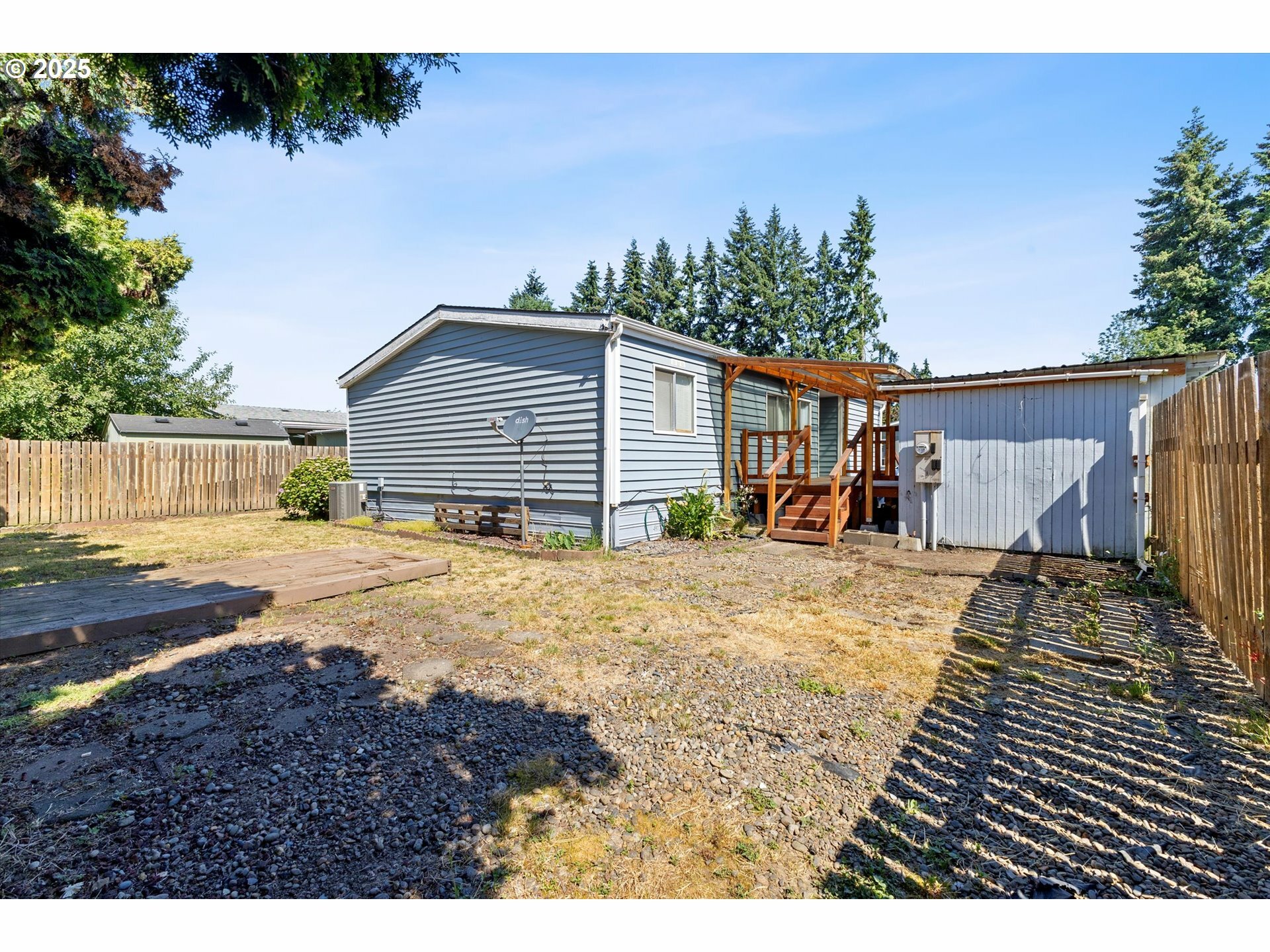 Property Photo: 235 Edwards Rd S 104 OR 97361