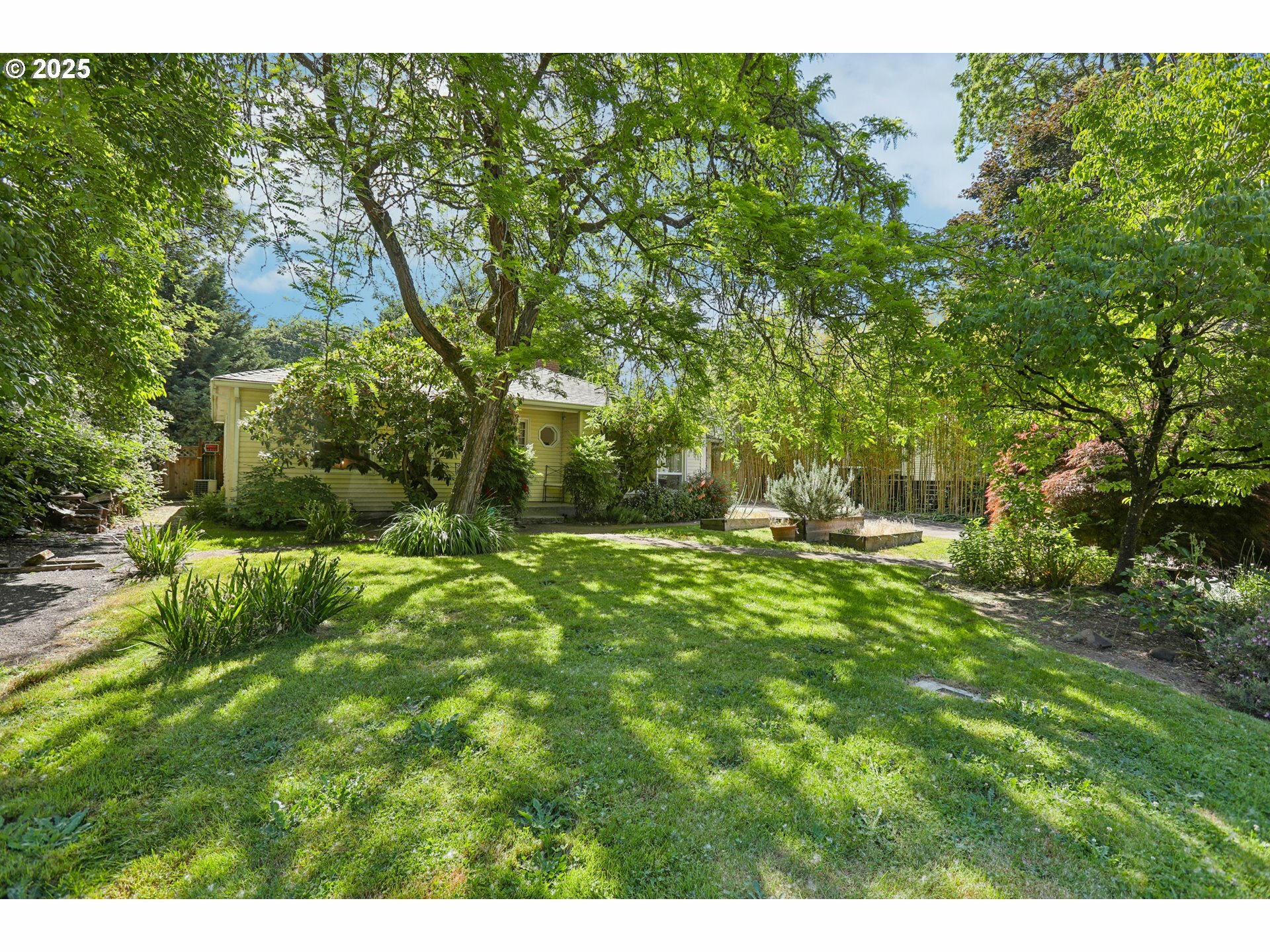 Property Photo:  11924 SE 20th Ave  OR 97222 