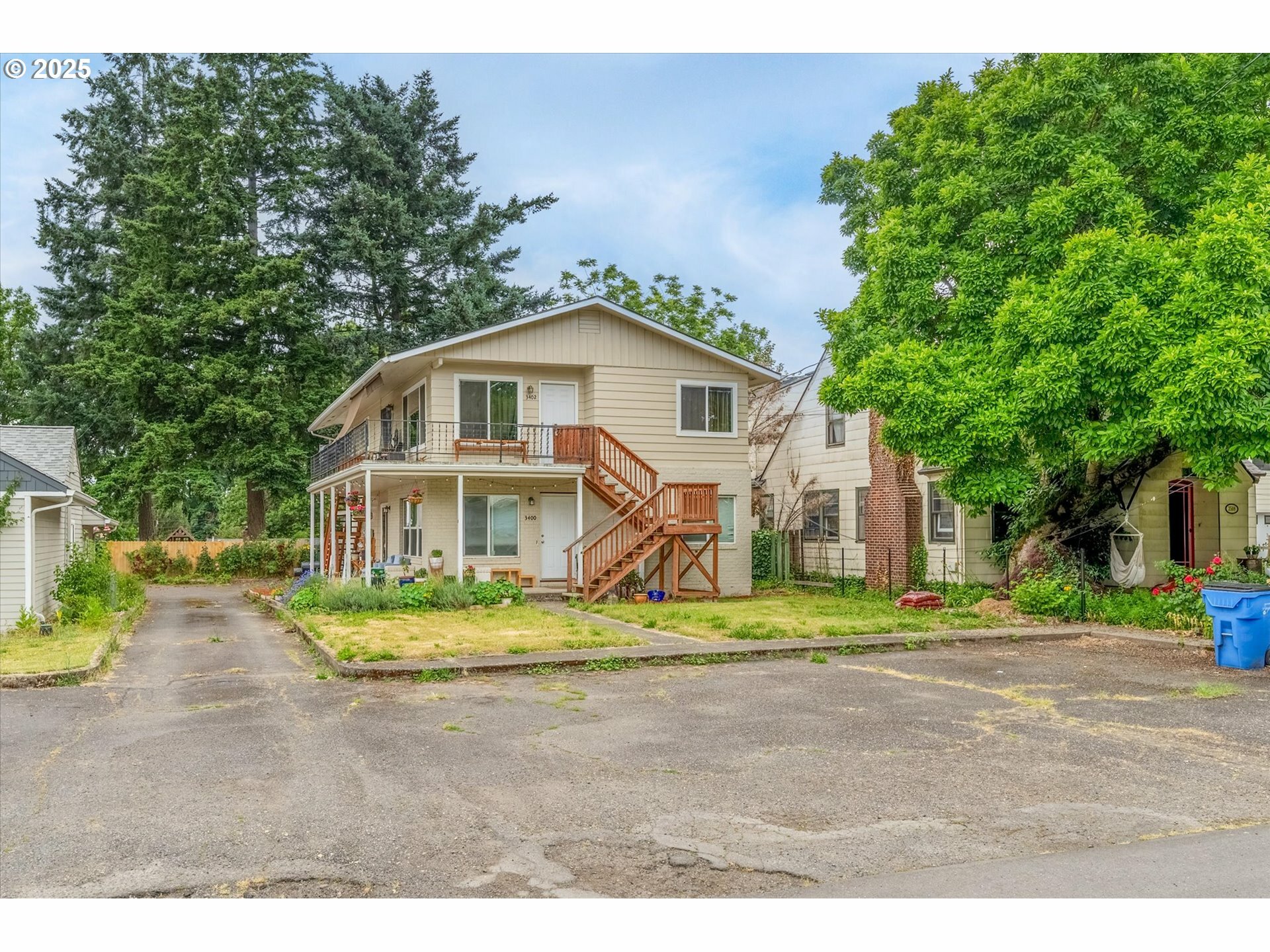 Property Photo: 3400 E 13th St WA 98661