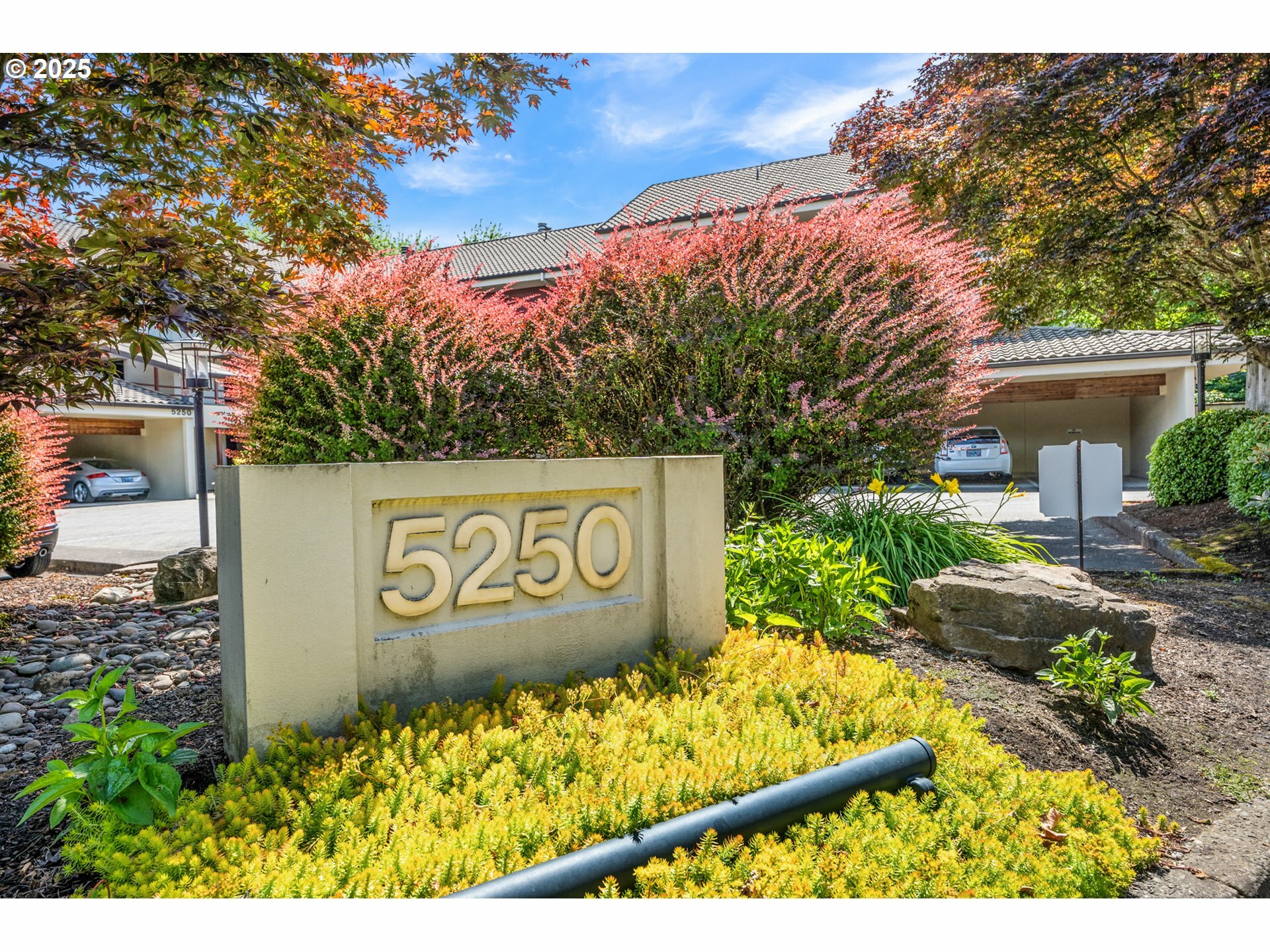 Property Photo: 5250 S Landing Dr 111B1 OR 97239