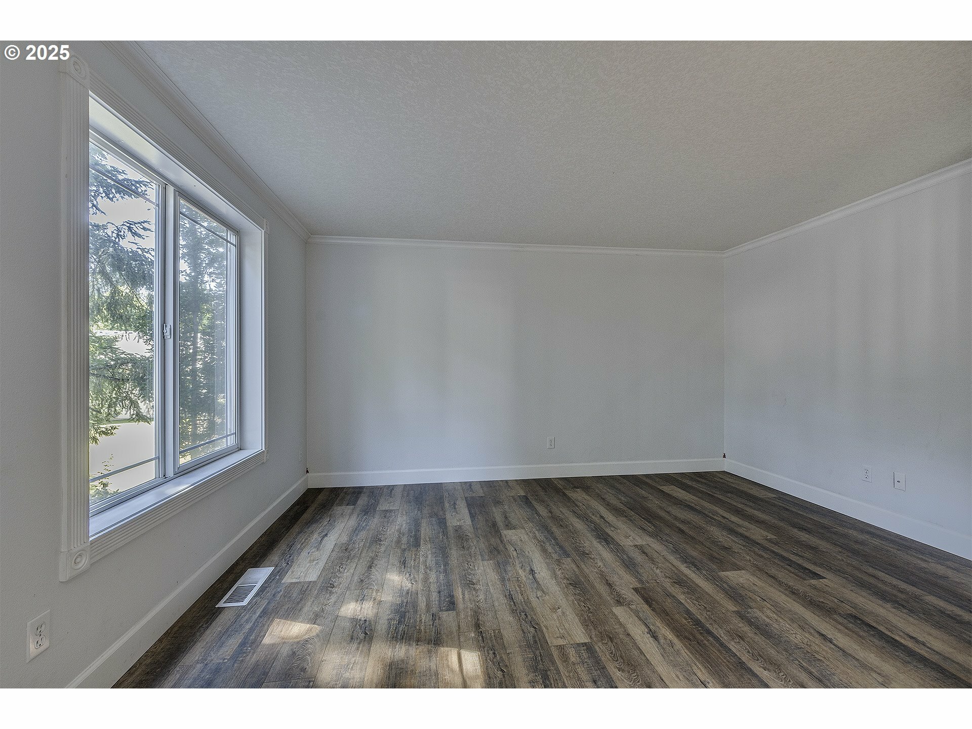 Property Photo:  9373 SW Fast Pl  OR 97223 