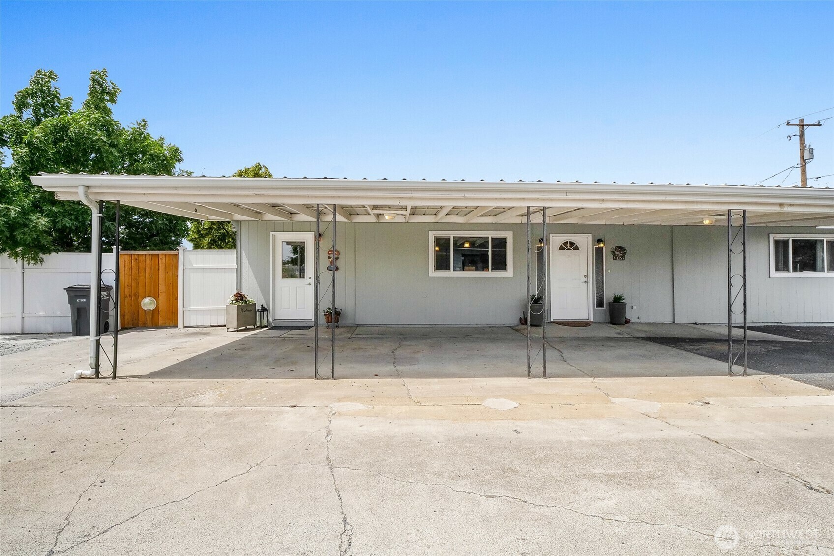 Property Photo: 407 Offut Drive WA 98837