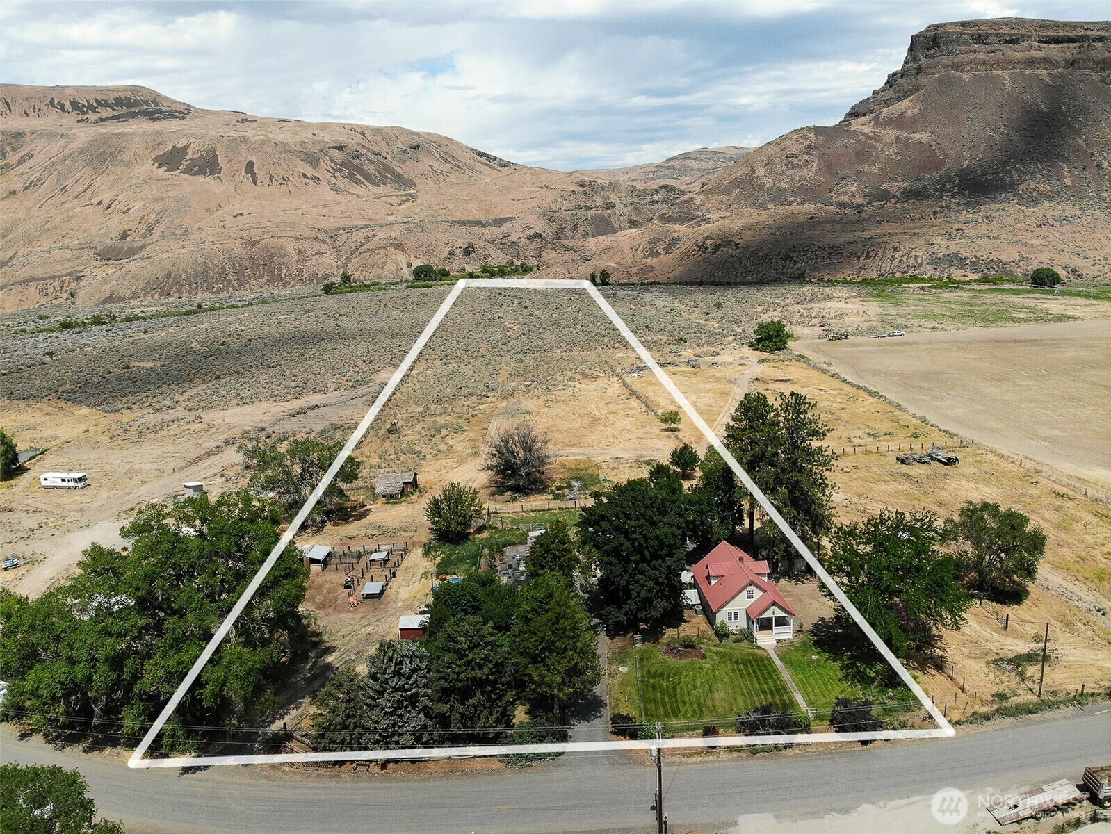 Property Photo: 39 Wagon Road WA 98845
