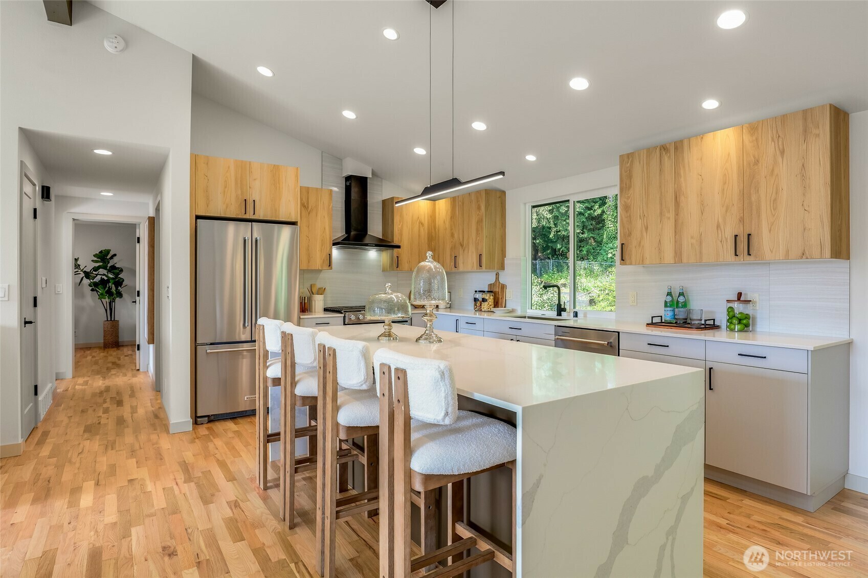 Property Photo: 19208 38th Place NE WA 98155