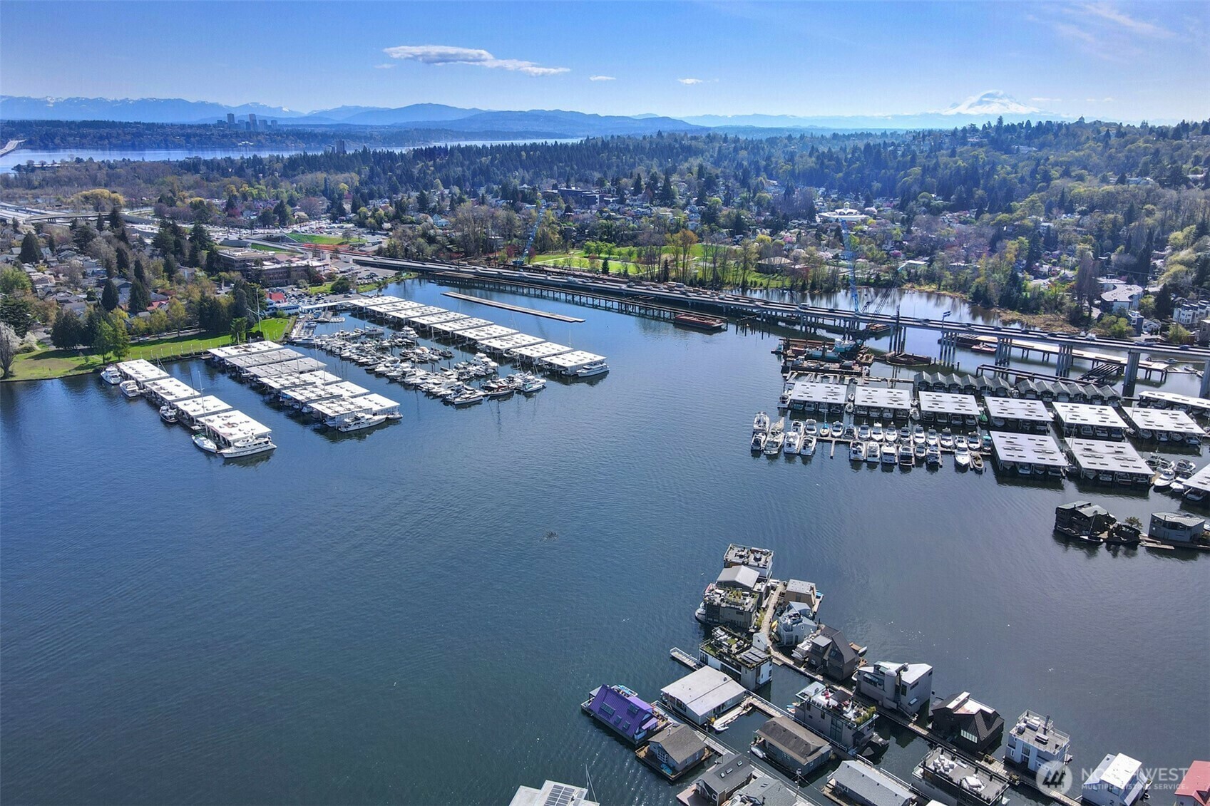 Property Photo: 2822 Boyer Avenue E 11 WA 98102