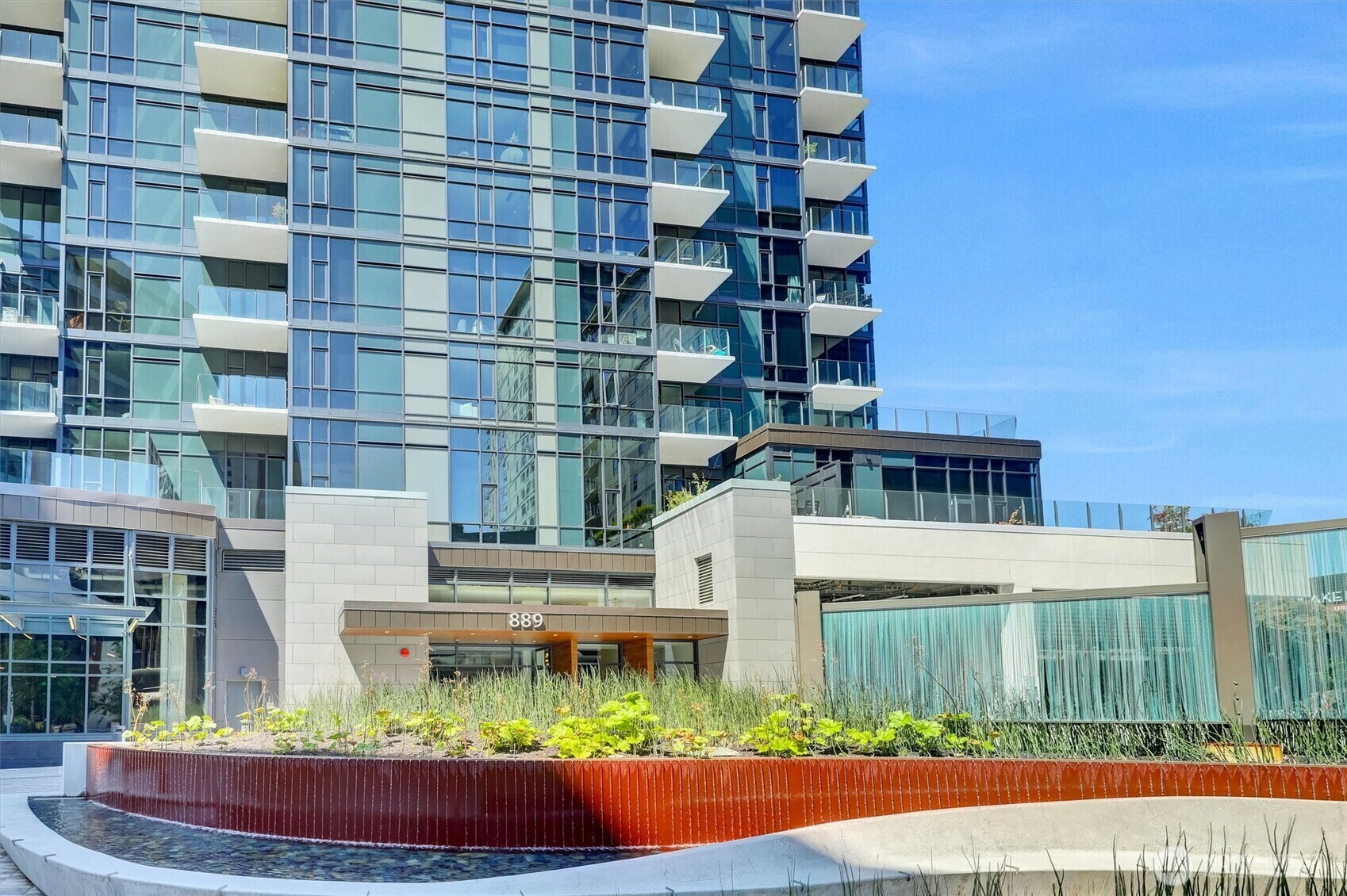 Property Photo:  889  Avenue Square (103rd) Avenue NE 909  WA 98004 