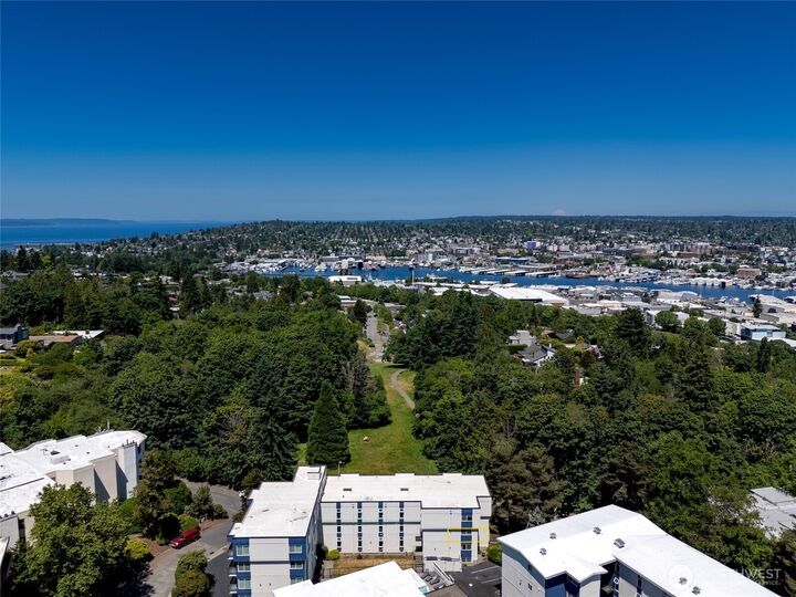 Property Photo:  3722  27th Place W 301  WA 98199 