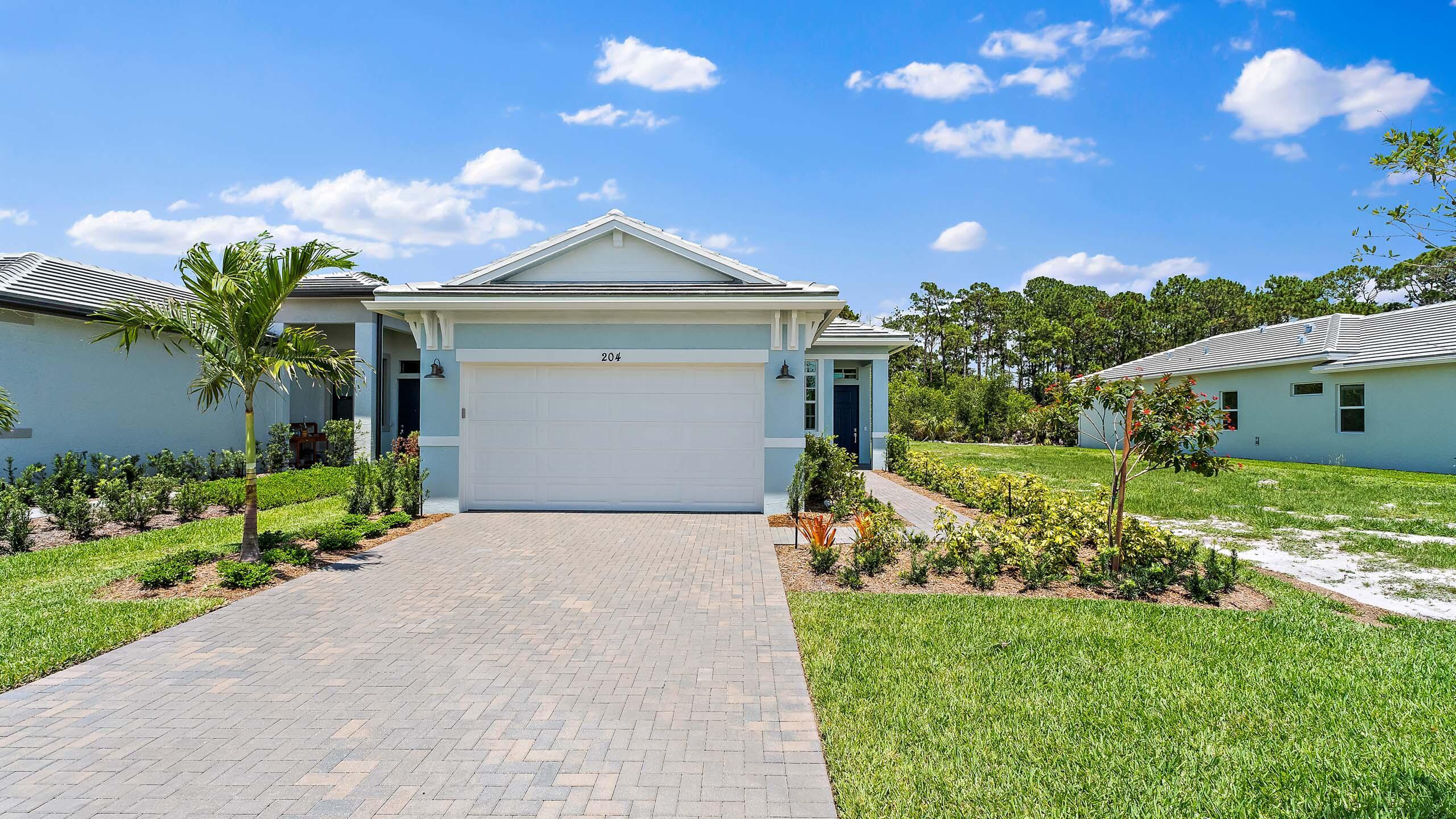 Property Photo: 204 SE Via Sangro FL 34952