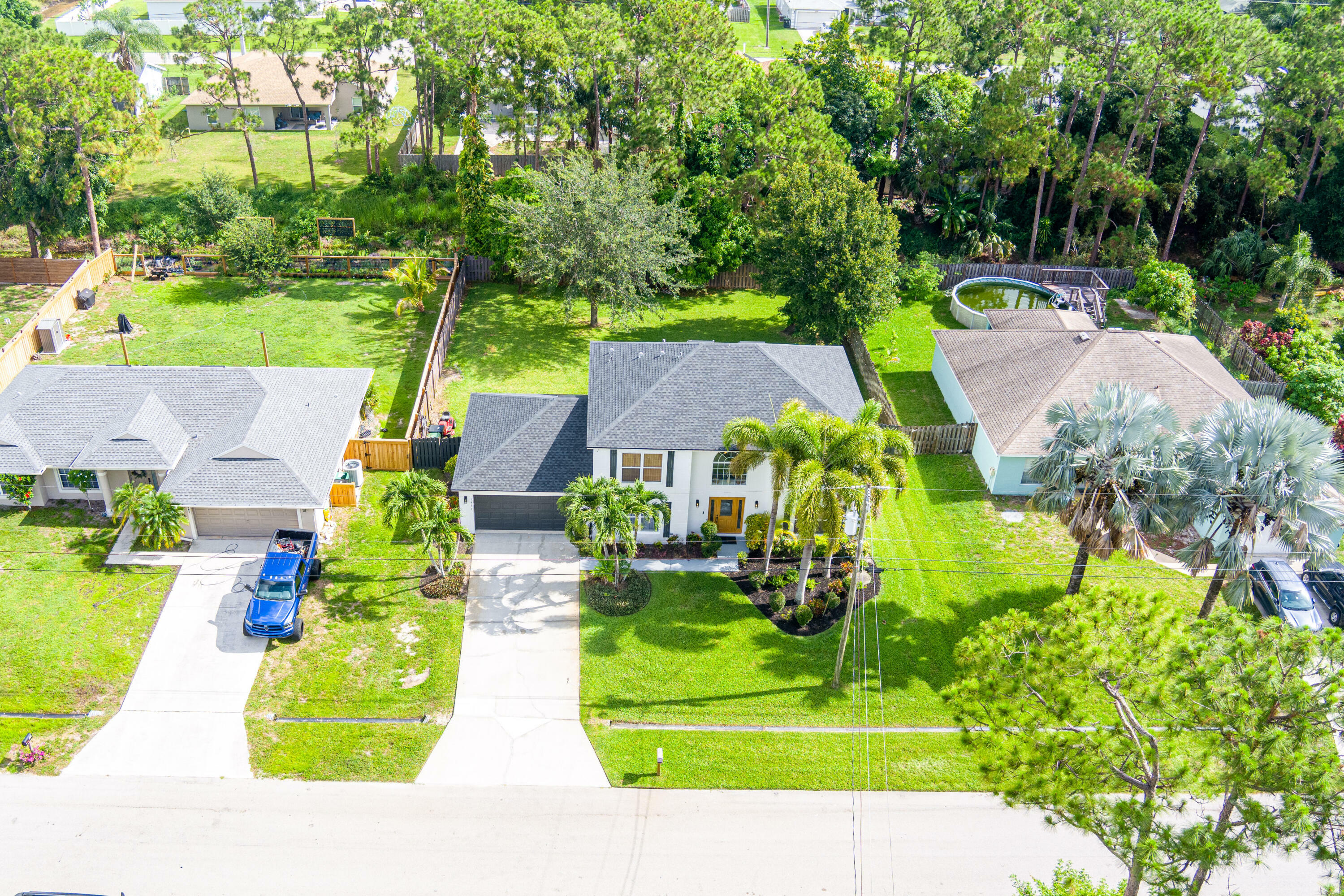 Property Photo: 1571 SW Delos Avenue FL 34953