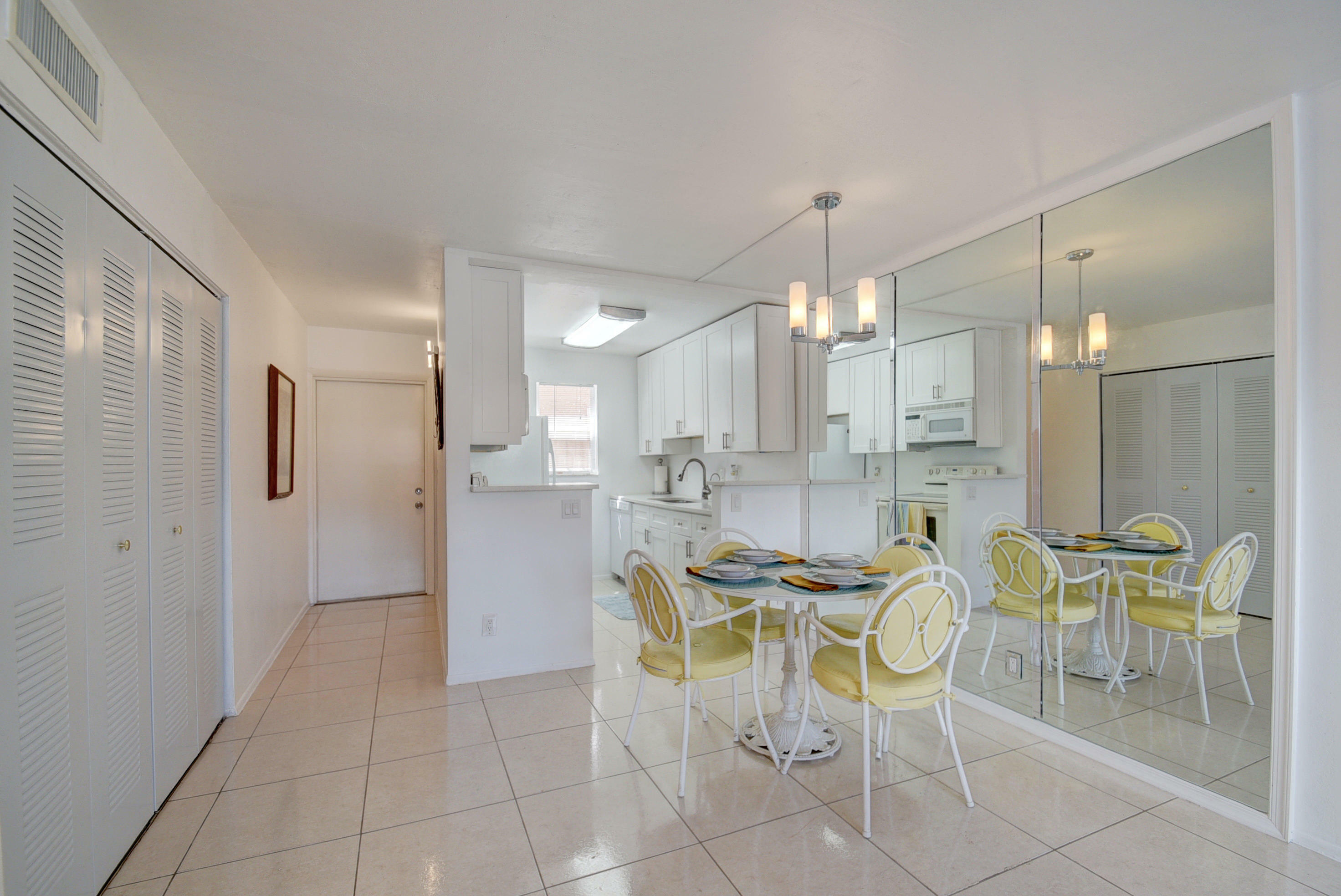 Property Photo: 550 SW 2nd Avenue 125 FL 33432