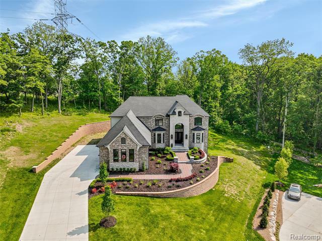 2584 Heights View Court  Rochester MI 48306 photo