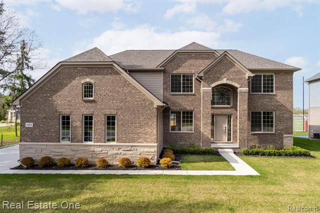 Property Photo:  3122 Frankton Drive  MI 48083 
