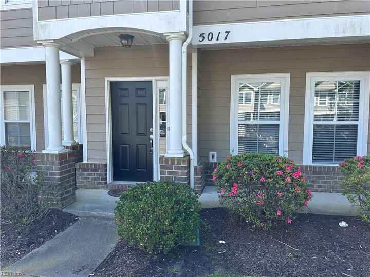 Property Photo: 5017 Lansglen Ct VA 23462