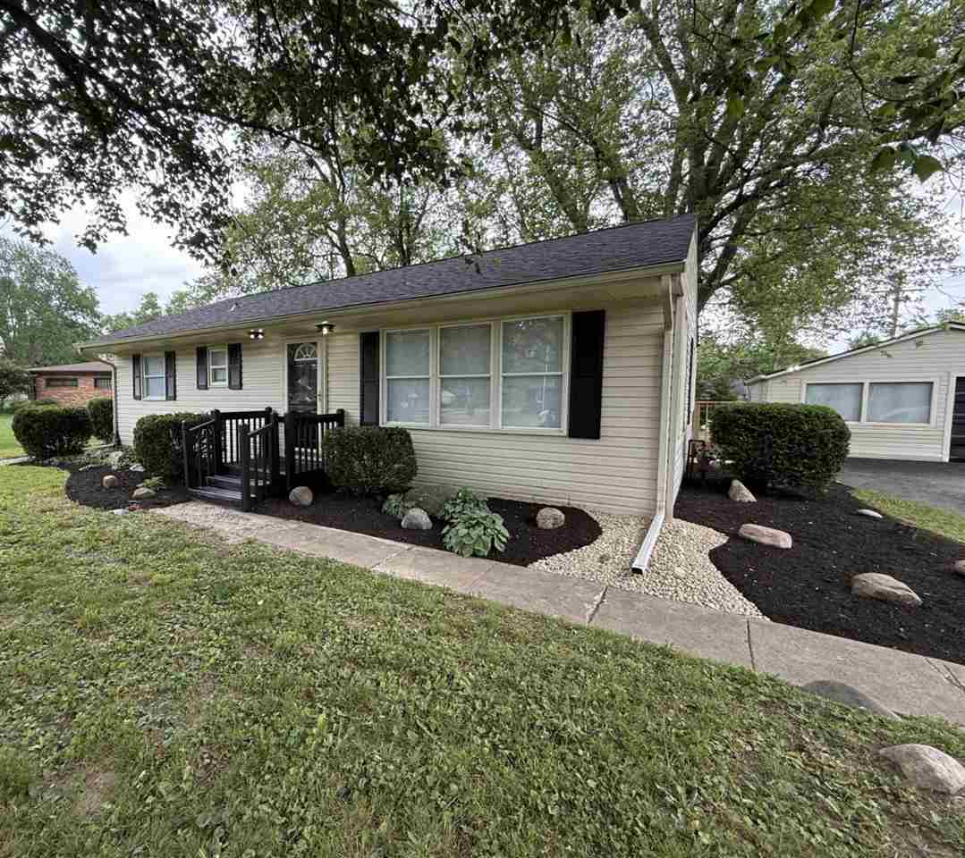 Property Photo: 206 E Graceland Heights Drive IN 47346