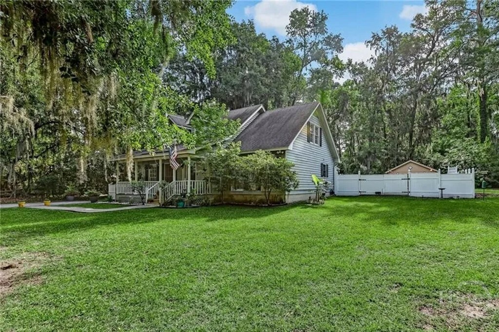 Property Photo: 5020 Laroche Avenue GA 31406