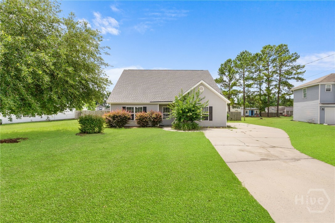 Property Photo:  35 Oscar Court  GA 31308 