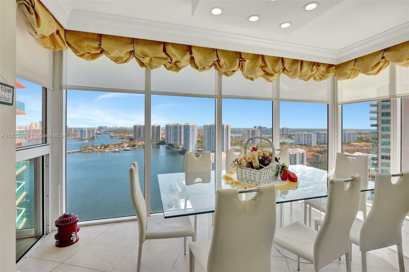 Property Photo: 3370 Hidden Bay Dr 3115 FL 33180