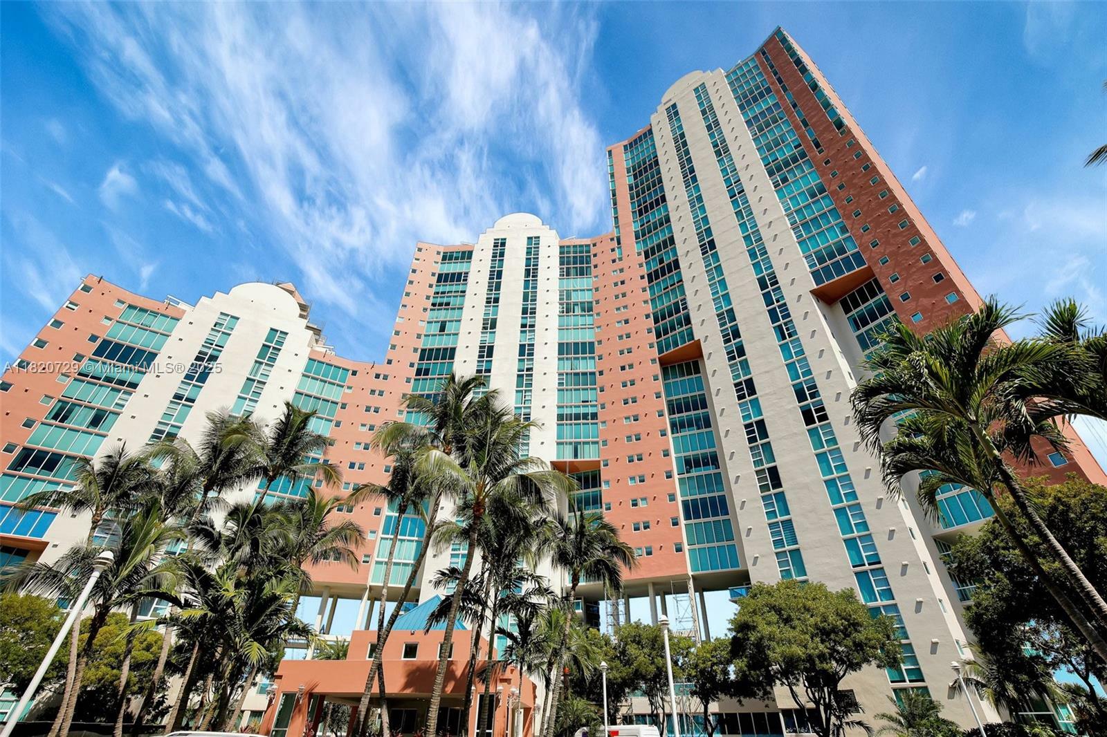 Property Photo: 3370 Hidden Bay Dr 3115 FL 33180