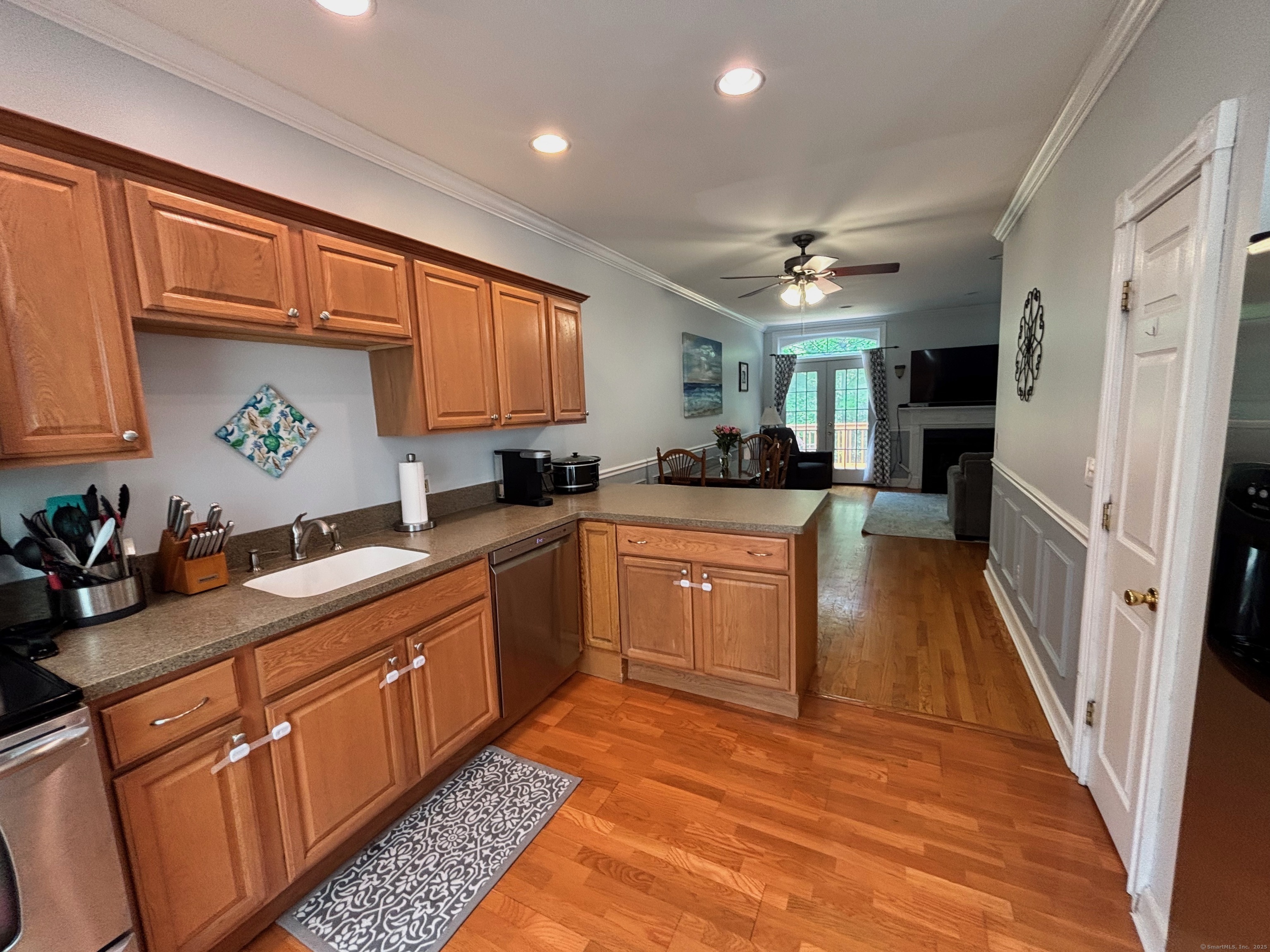 Property Photo: 401 Cambridge Commons 401 CT 06457