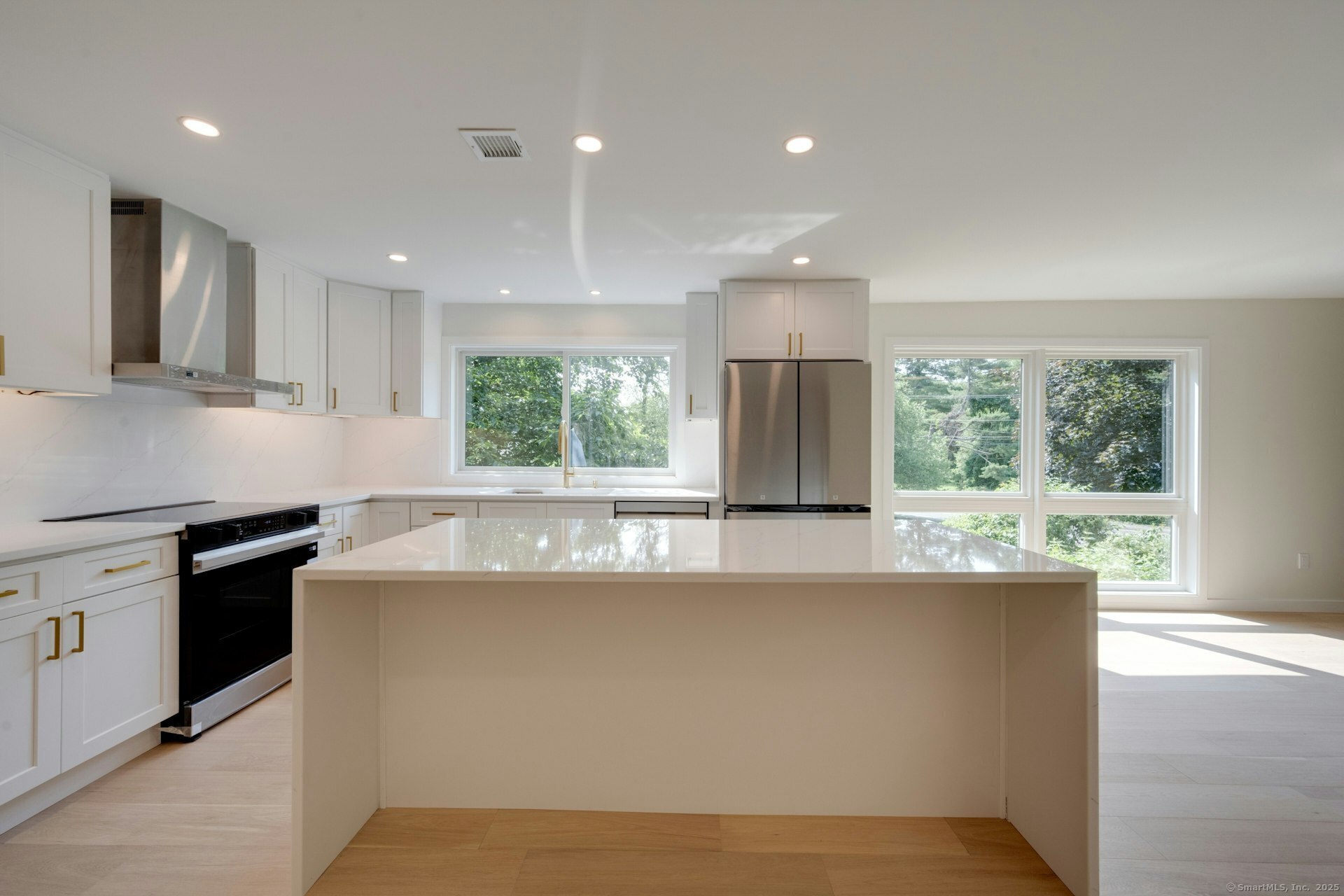 Property Photo: 20 Ledgebrook Drive 20 CT 06854