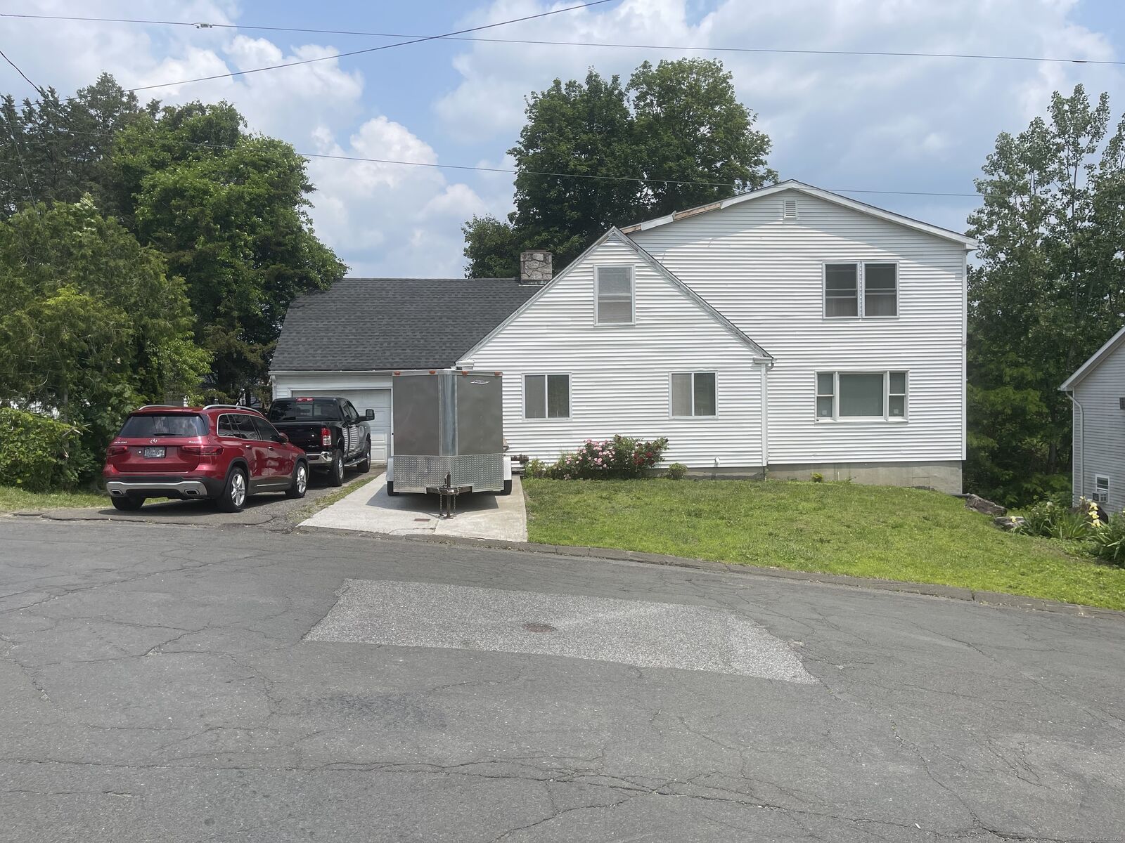 Property Photo:  15 South Well Avenue  CT 06810 