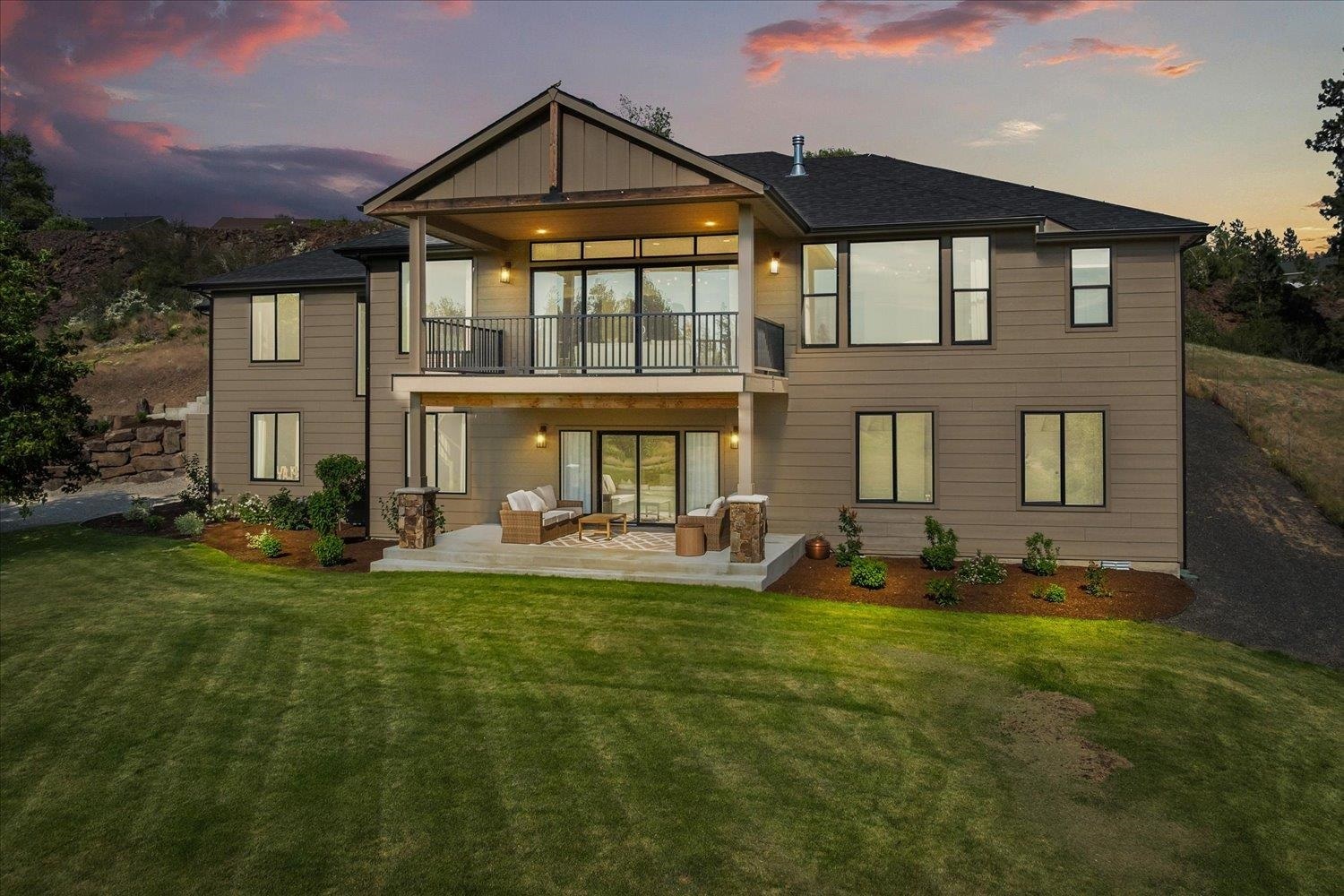 Property Photo:  821 S Steen Rd  WA 99037 