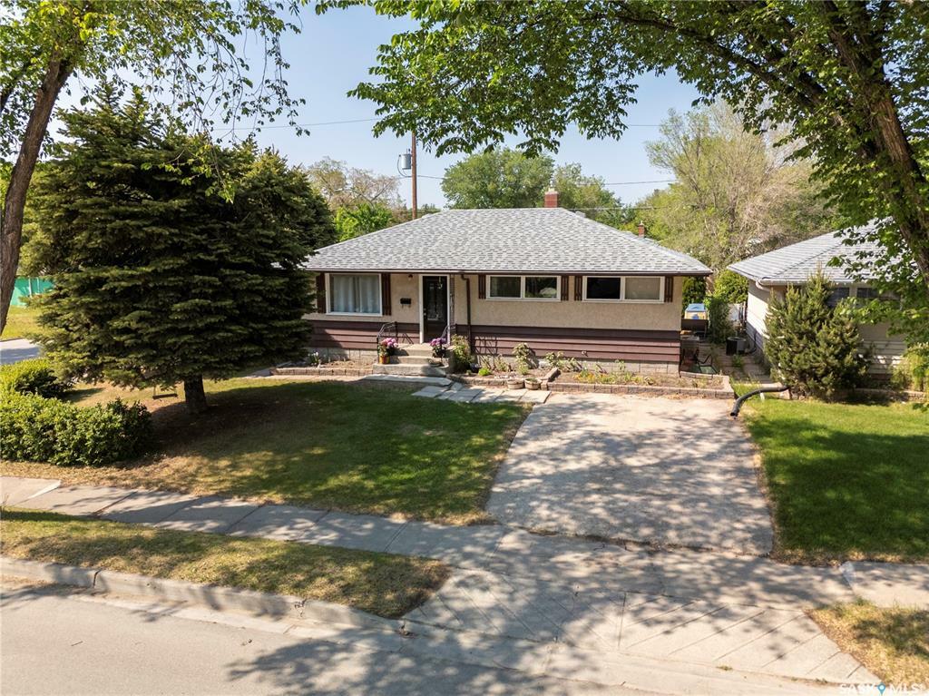 Property Photo: 1318 7th Avenue N SK S4R 0H4