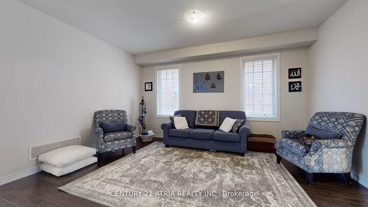 Property Photo:  101 Bonnieglen Farm Boulevard  ON L7C 4B7 