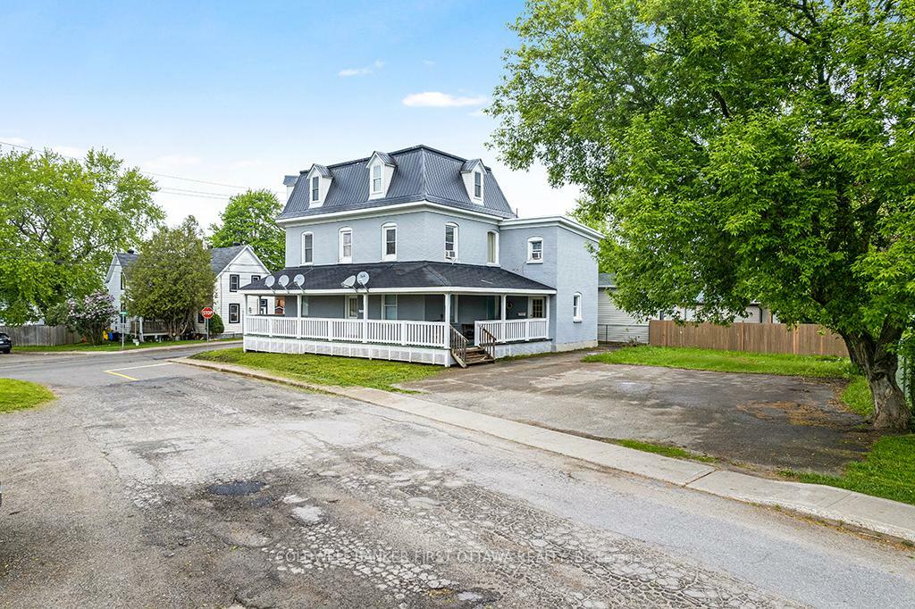Photo de la propriété: 151 Chambers Street ON K7A 2Z5