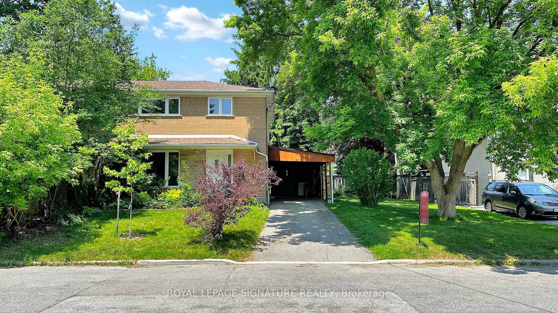 Photo de la propriété: 14 Logandale Road ON M2N 4H4