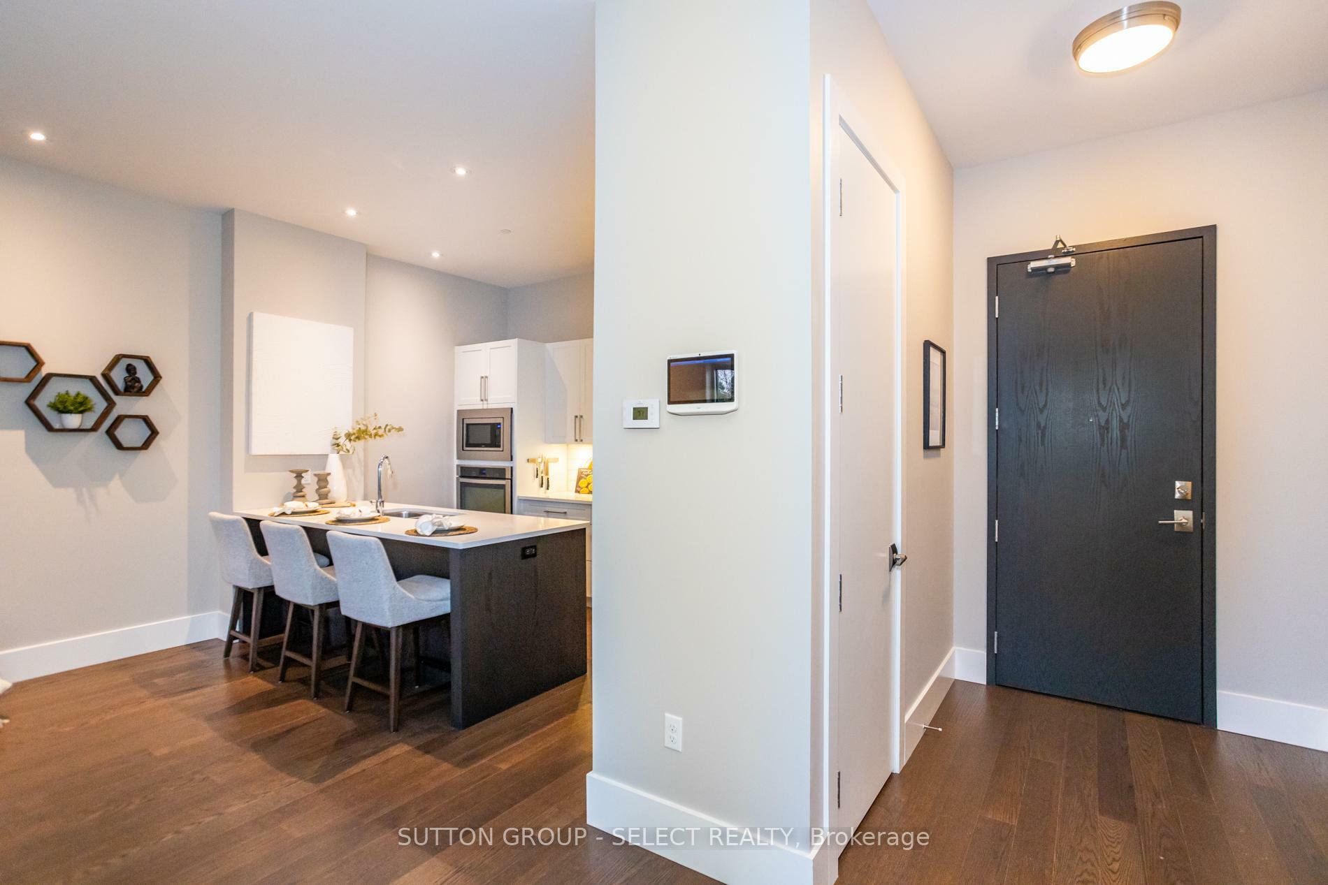 Property Photo:  1705 Fiddlehead Place 100  ON N6G 5M9 