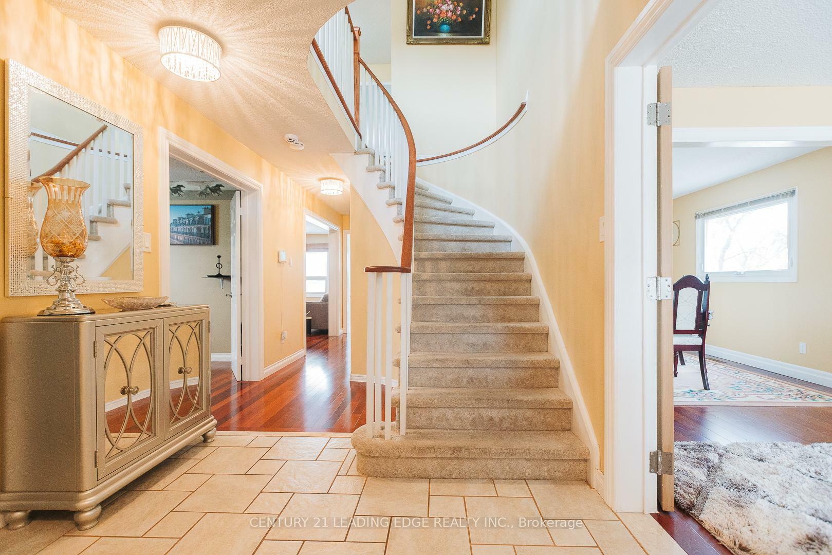 Property Photo: 50 Bluebell Crescent ON L1P 1K9
