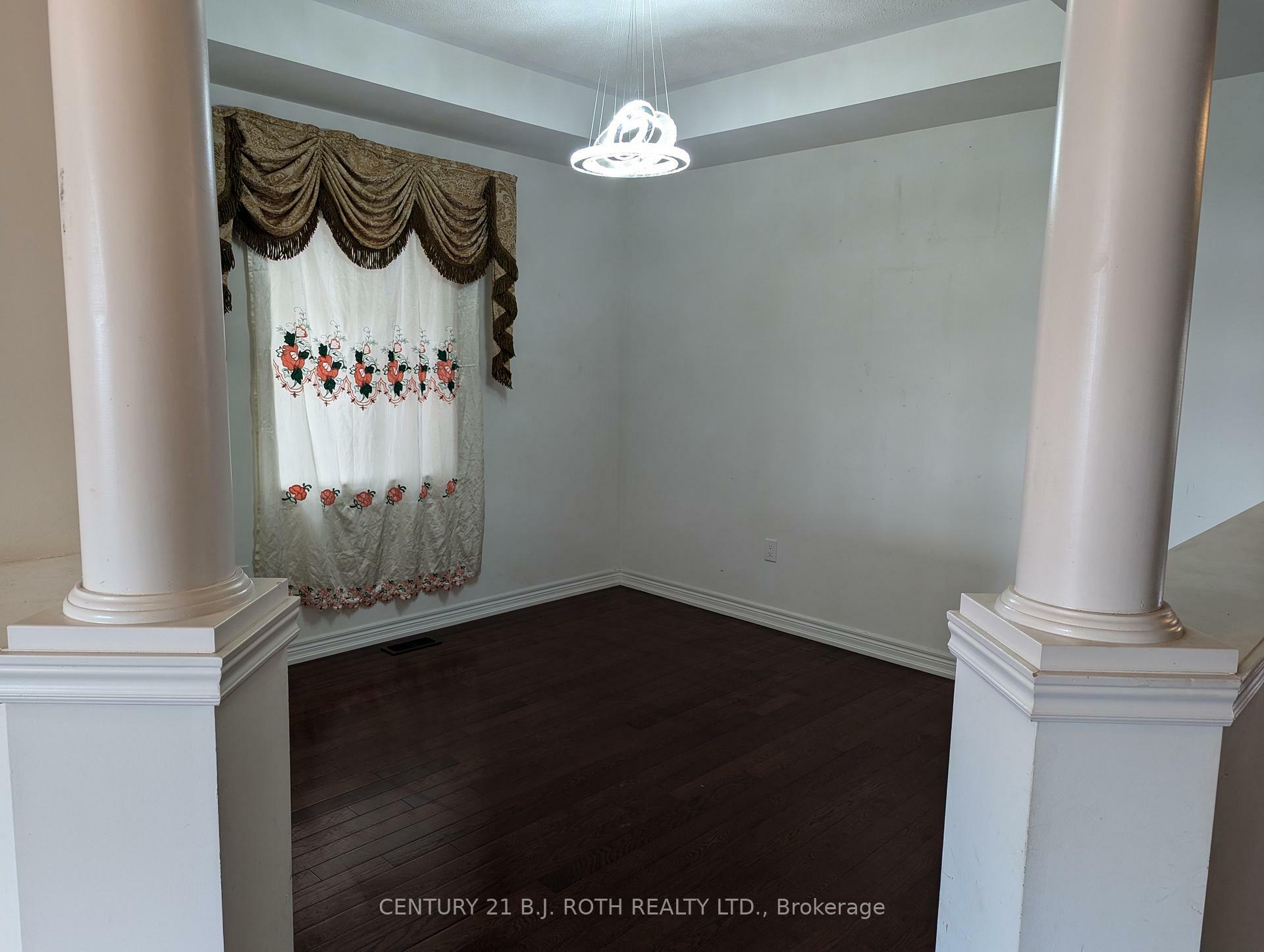 Property Photo: 98 Gold Park Gate ON L0M 1B4