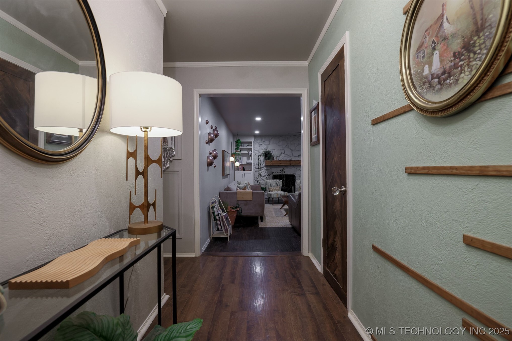 Property Photo:  204 W Albuquerque Street  OK 74011 