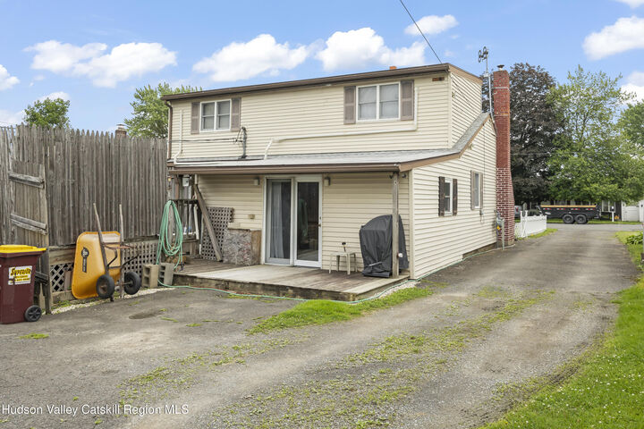 Property Photo:  321 Lincoln  NY 12534 