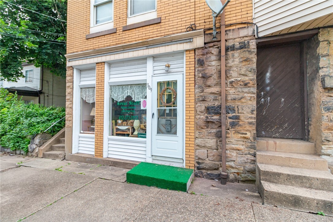 Property Photo: 502 3rd St PA 15140