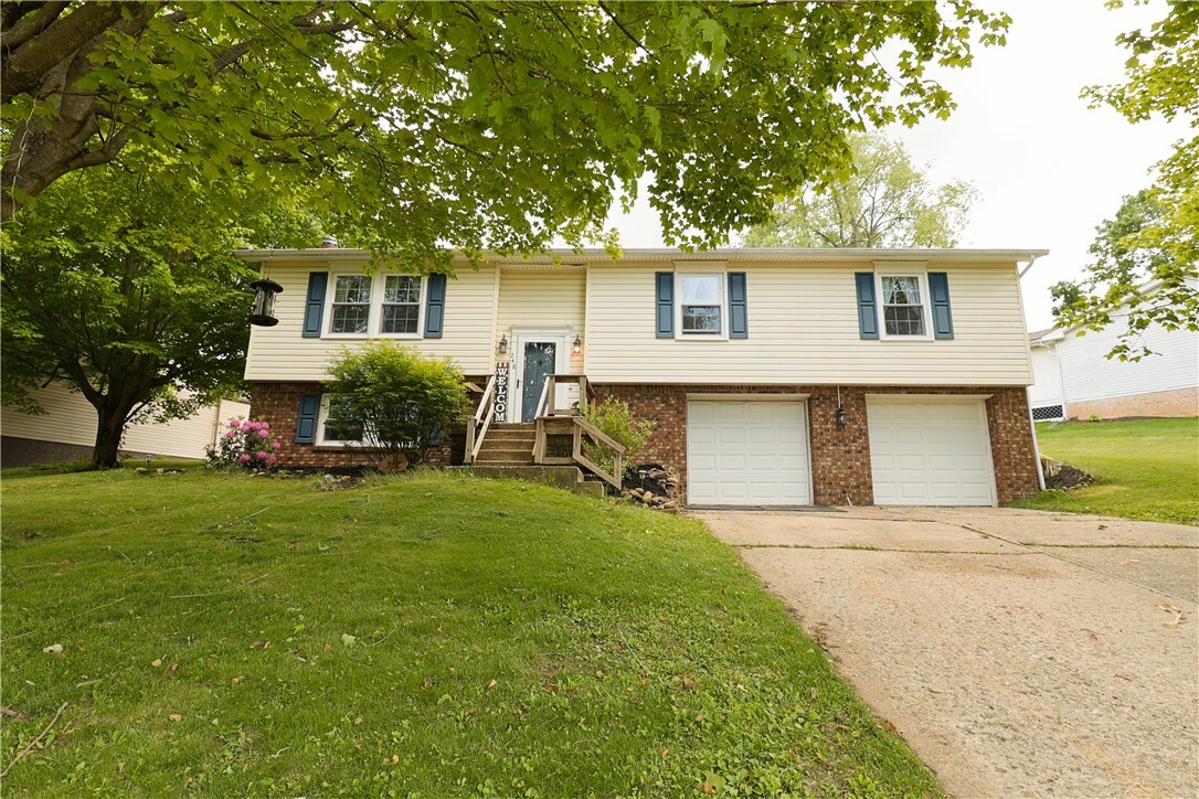 Property Photo: 248 Laddie Dr PA 15301