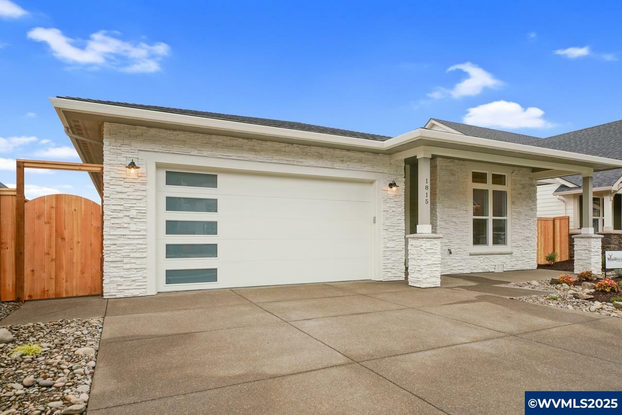 Property Photo: 6663 Naomi Danielle St SE OR 97306